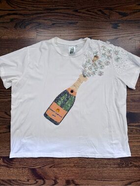 QUEEN OF SPARKLES White Champagne Bottle Sequin Tee